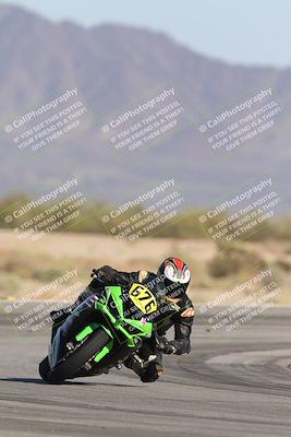 media/Oct-04-2025-CVMA (Sat) [[408bcdd6e4]]/Race 13-Amateur Supersport Open/